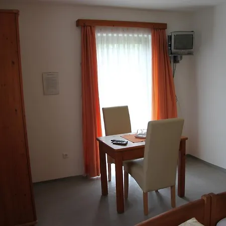 Penzion Gaestezimmer Am Bauernhof 3*