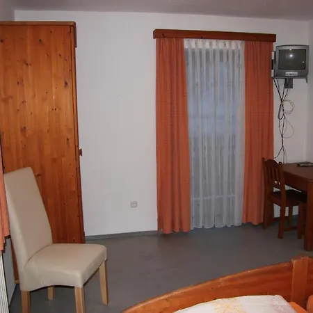 Gaestezimmer Am Bauernhof Behamberg